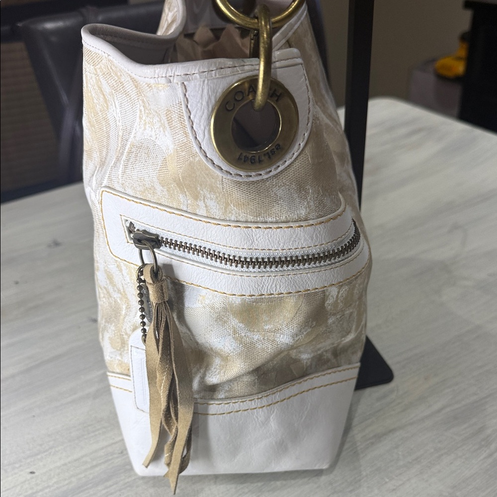 Vintage Coach Cream and White Camo Canvas Shoulder Bag with Suede Tassels - Picture 6 of 14